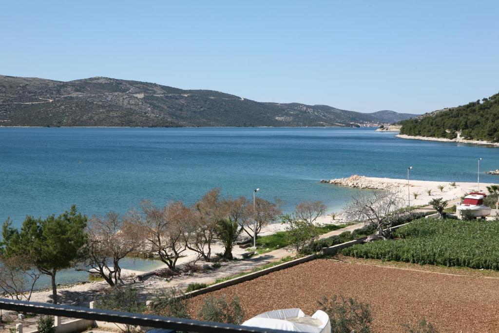 Villa Mediterana Seget Vranjica Chambre photo