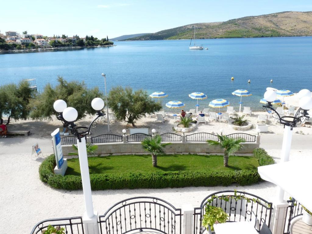 Villa Mediterana Seget Vranjica Chambre photo