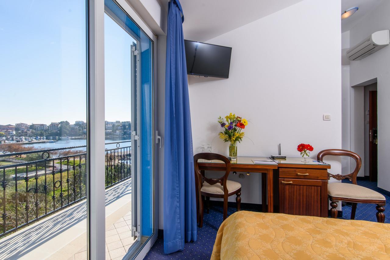 Villa Mediterana Seget Vranjica Extérieur photo