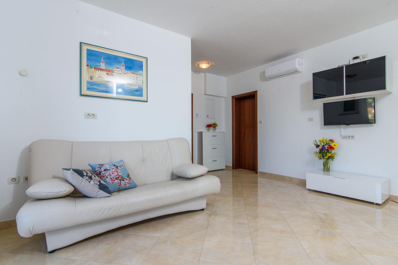 Villa Mediterana Seget Vranjica Extérieur photo