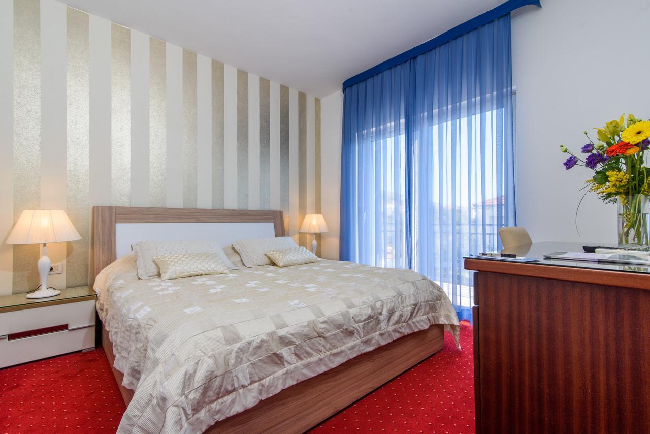 Villa Mediterana Seget Vranjica Extérieur photo