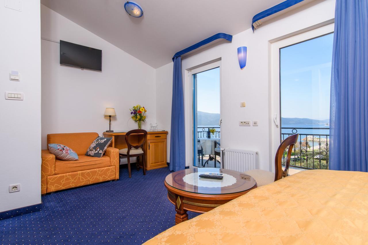 Villa Mediterana Seget Vranjica Extérieur photo