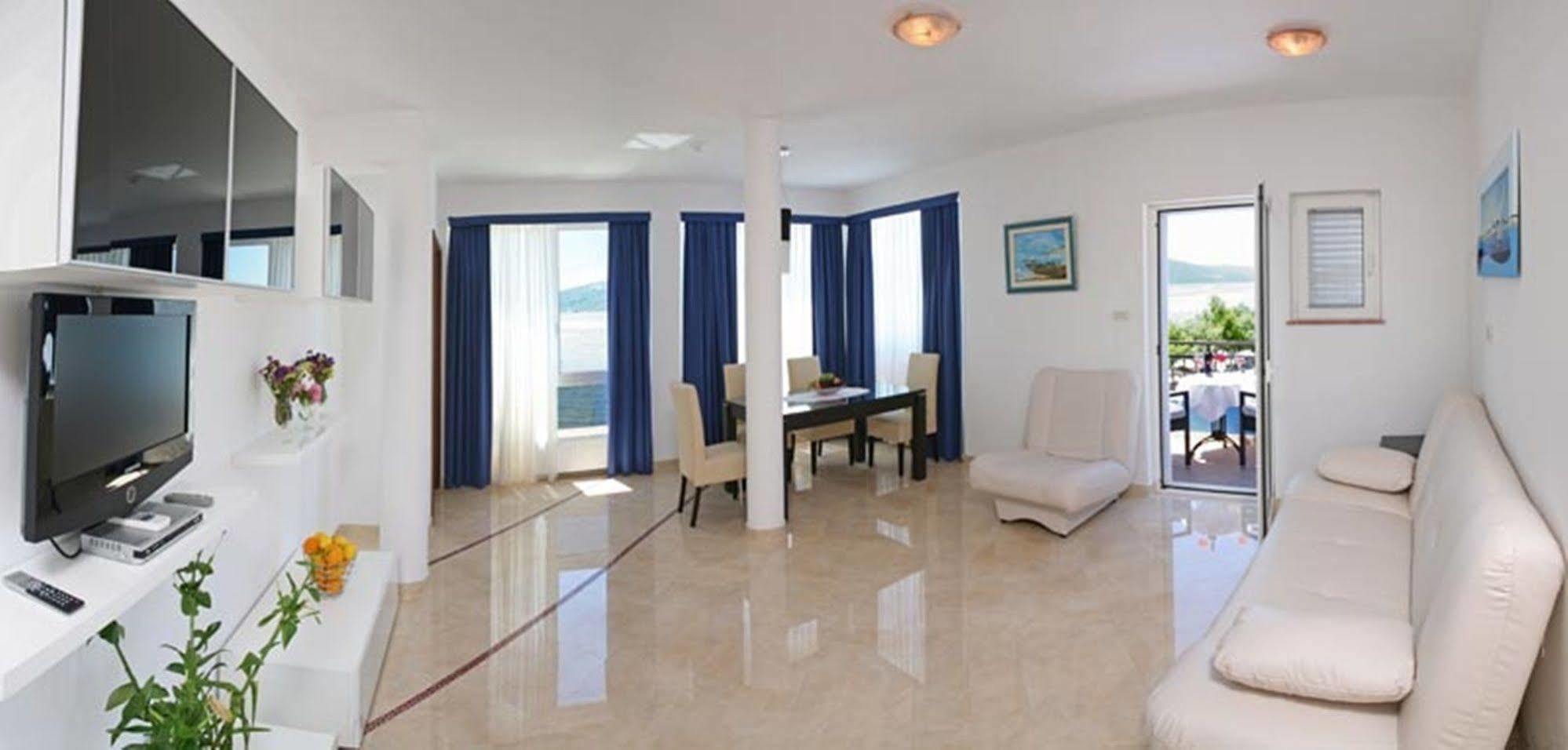 Villa Mediterana Seget Vranjica Extérieur photo