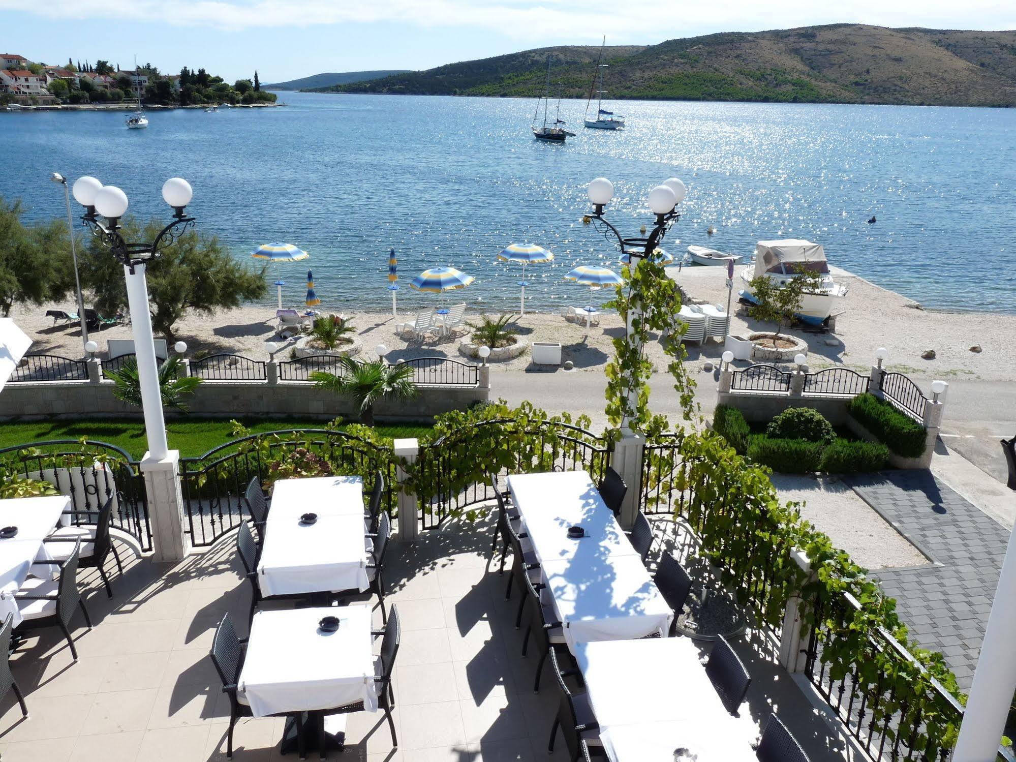 Villa Mediterana Seget Vranjica Extérieur photo