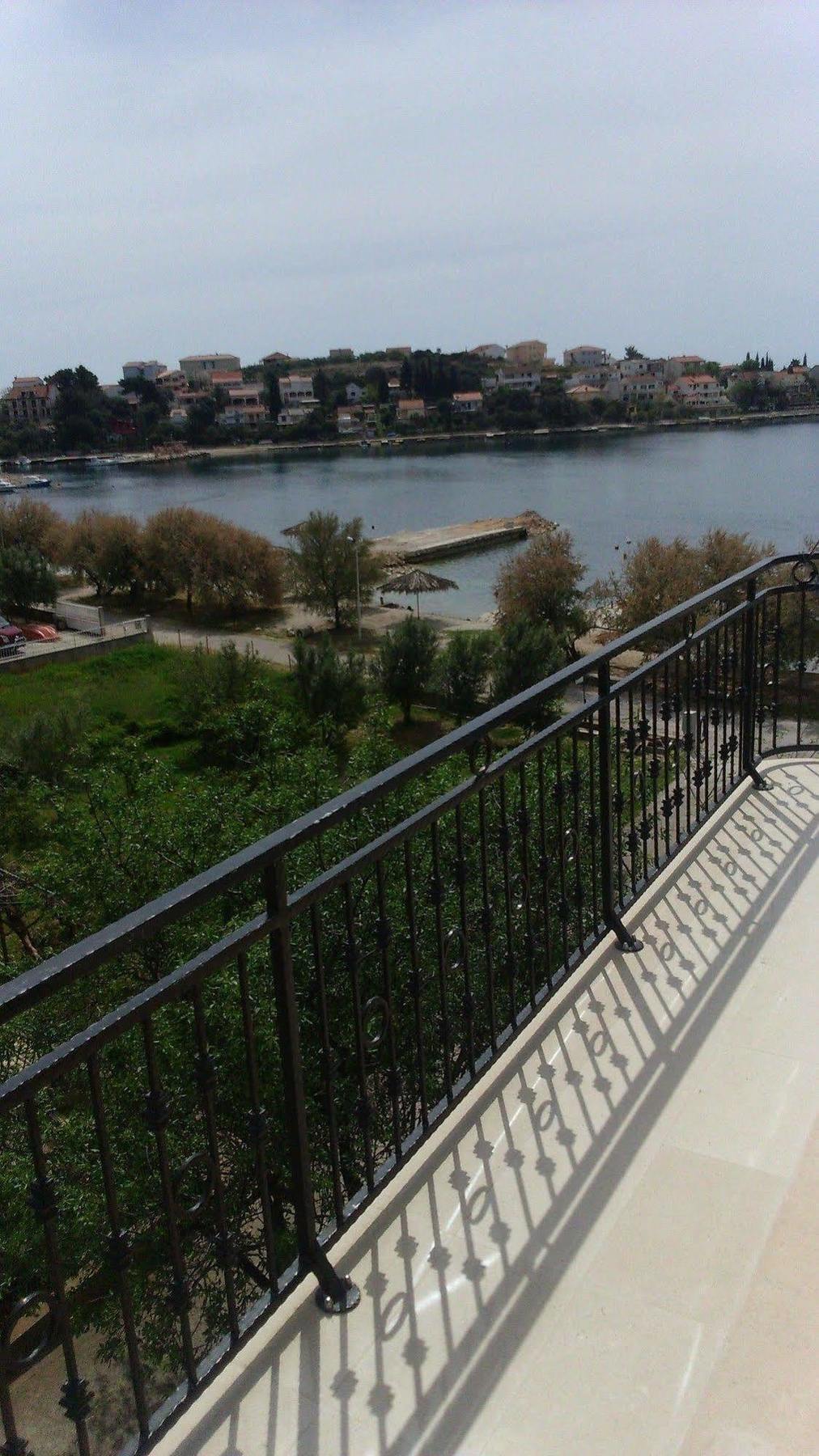 Villa Mediterana Seget Vranjica Extérieur photo